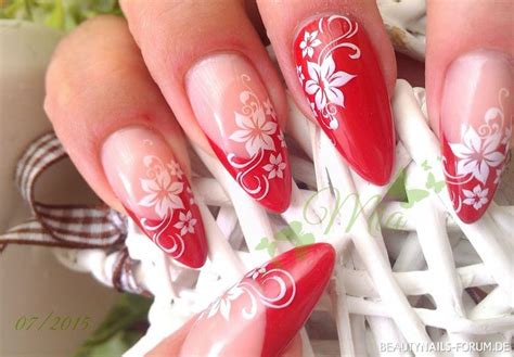 french nails mandelform|Mandelform schönes French Design in rot